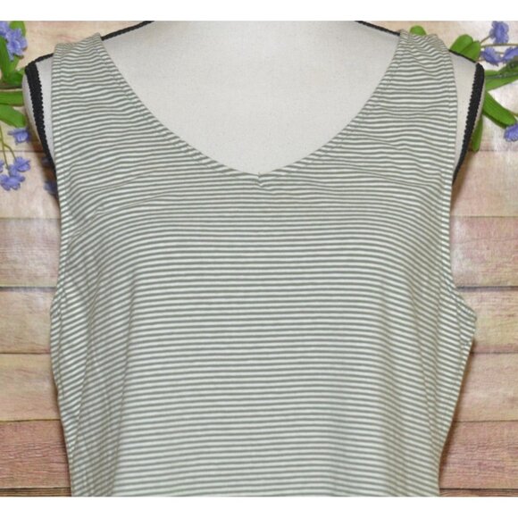 J. Jill Ladies Green Striped Perfect V-Neck Tank Top Size XL Sleeveless Lounging - Picture 2 of 8